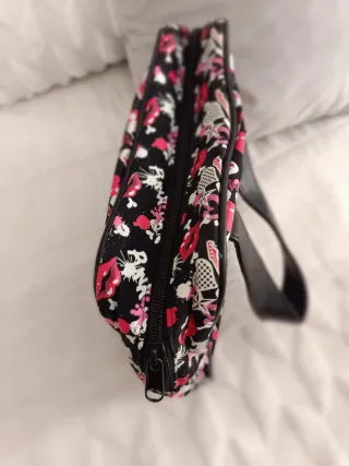 Bolso estampado rockero