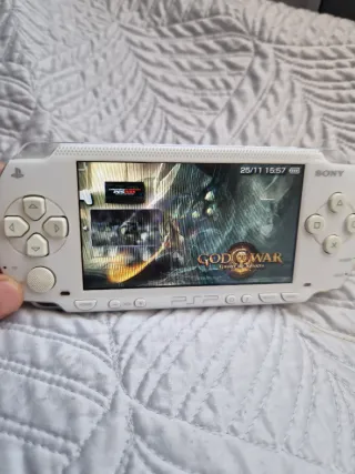 PSP FAT 1004 Blanca + Tarjeta 2GB