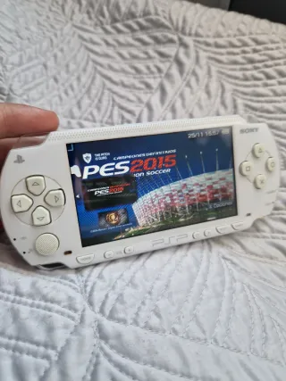 PSP FAT 1004 Blanca + Tarjeta 2GB