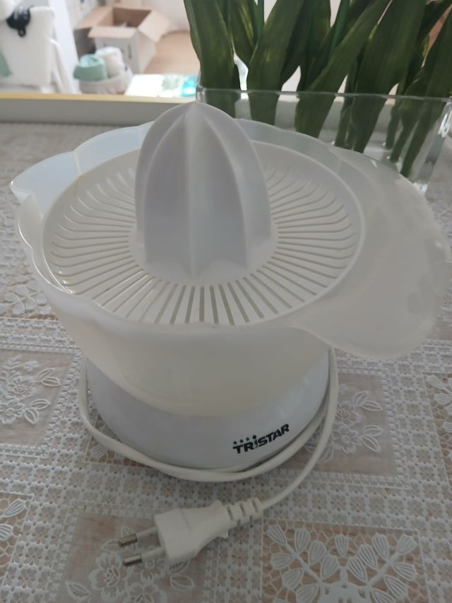 Exprimidor eléctrico Tristar funcionante