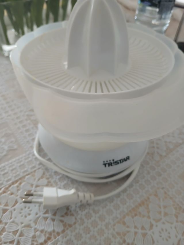 Exprimidor eléctrico Tristar funcionante