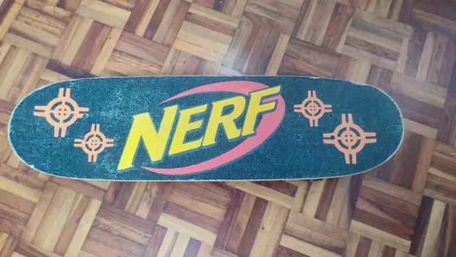Monopatín Nerf