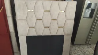 Cabecero de terciopelo verde azulado con diamantes