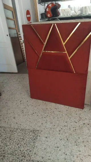 Cabecero de terciopelo verde azulado con diamantes