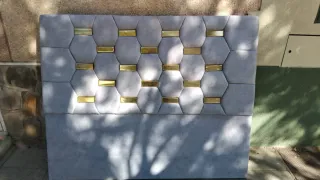 Cabecero de terciopelo verde azulado con diamantes