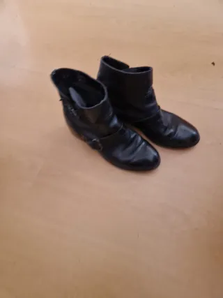 Botines negros mujer