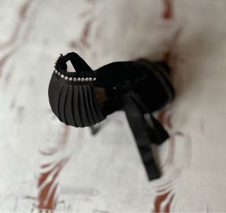 Sandalias de tacón Conbipel negras con tiras