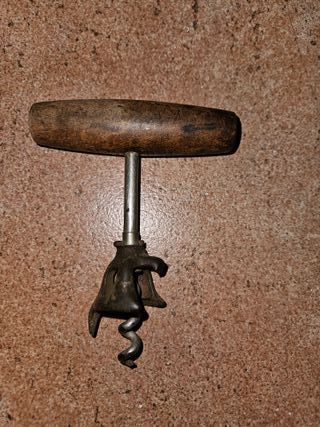 Antico cavatappi a molla