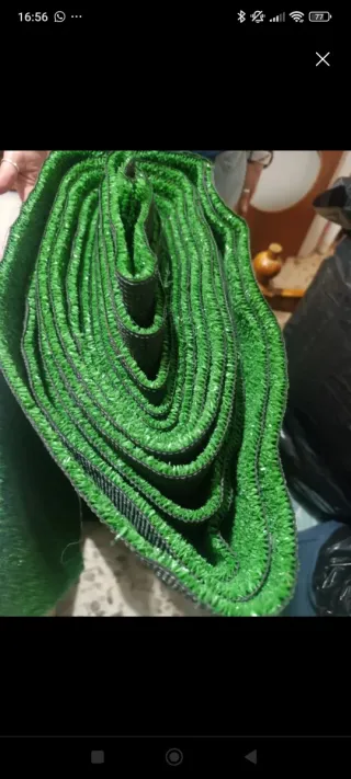 Césped artificial verde