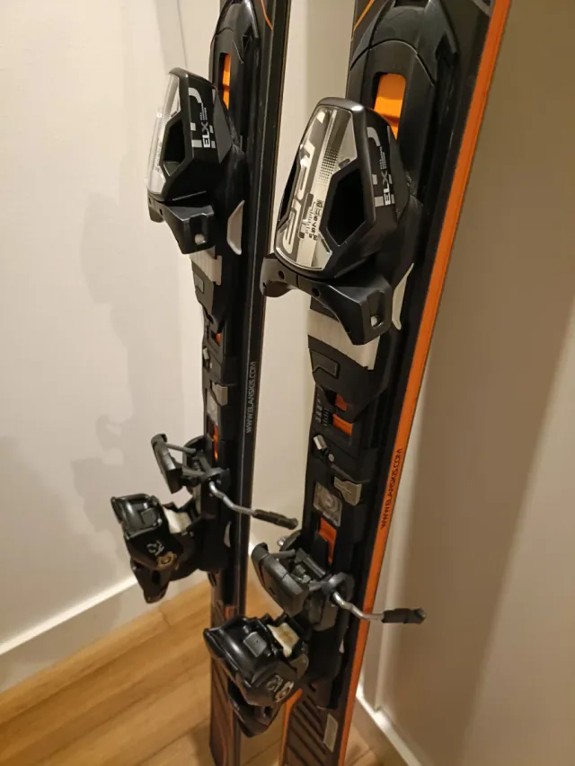 Esquís Elan Amphibio 82 XTI Solo recoger en Oviedo