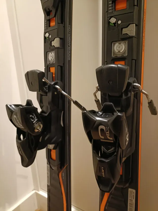 Esquís Elan Amphibio 82 XTI Solo recoger en Oviedo