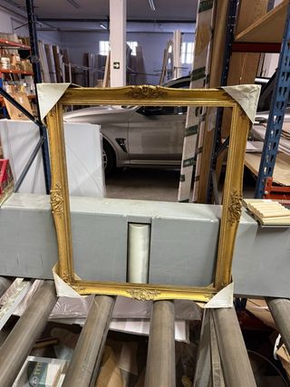 Marco de resina dorado 50x60