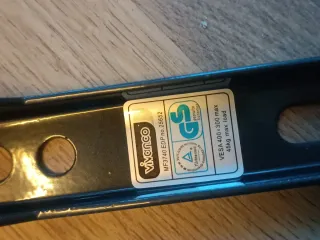 Soporte TV de pared Vivanco para tv grande.