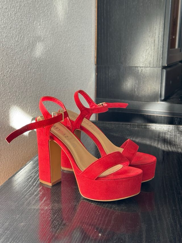 Tacones MaryPaz Rojos Talla 37