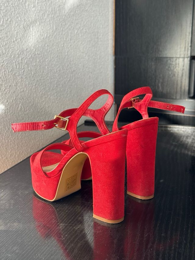 Tacones MaryPaz Rojos Talla 37