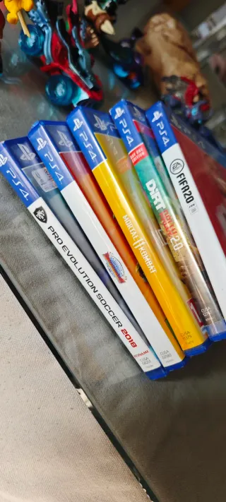 Consola PS4 Negra + 2 Mandos+juegos +portal