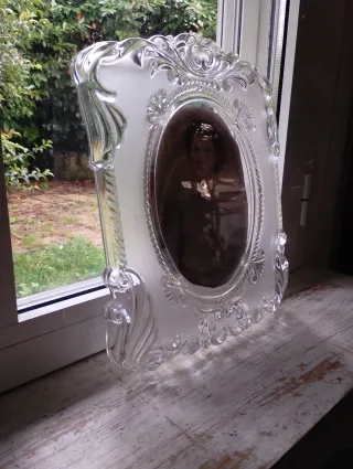 Antica cornice in vetro trasparente