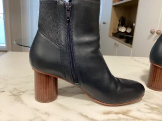 Botín Adolfo Domínguez Piel Azul Marino