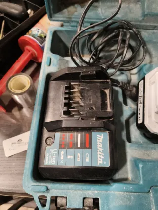 Cargador y Baterías Makita