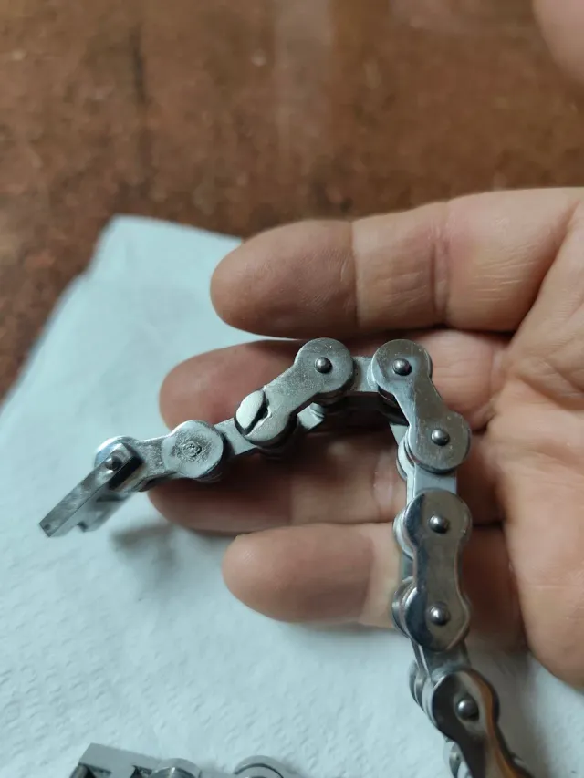 Pulsera de cadena plateada