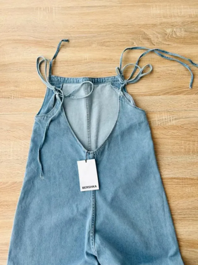 Mono Bershka azul claro nuevo con etiquetas