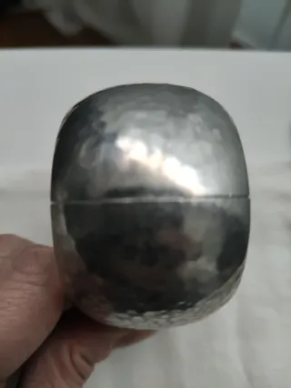 Brazalete plateado bisutería martillado