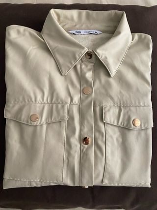 Camisa Polipiel Zara Beige