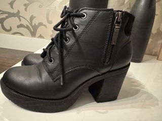 Botín plataforma tacón negro