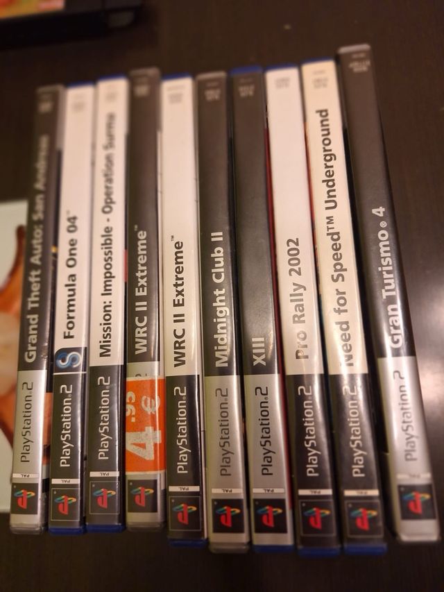 PlayStation 2 Negra + Mandos y Juegos