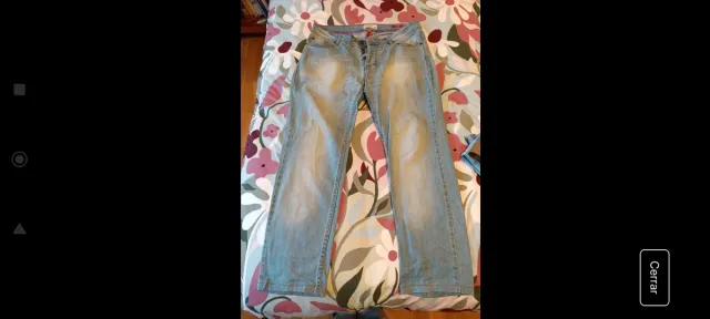 Pantalón vaquero hombre.