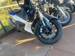 Yamaha TMAX 530 Accidentada muy aprovechable docum