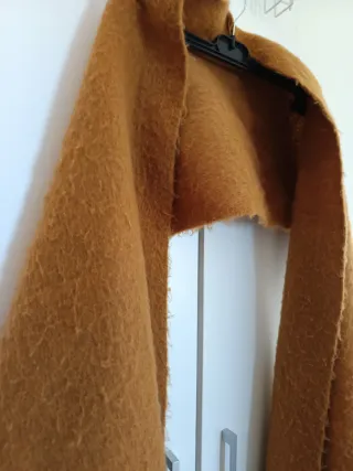 Bufanda marrón Stradivarius