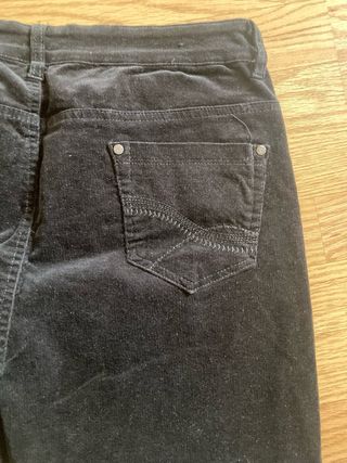 Pantalones negros elásticos