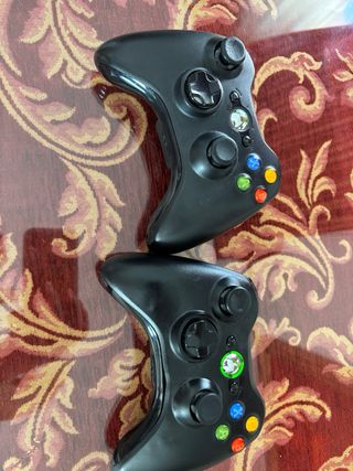 Xbox 360 Negra con Kinect y Juegos.