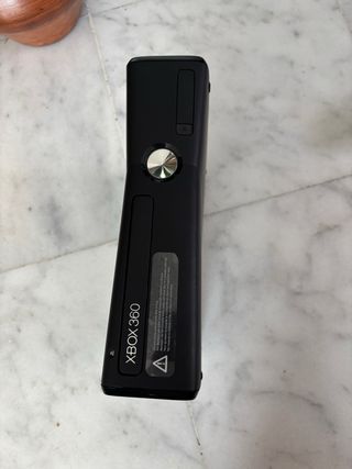 Xbox 360 Negra con Kinect y Juegos.