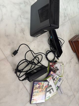 Xbox 360 Negra con Kinect y Juegos.
