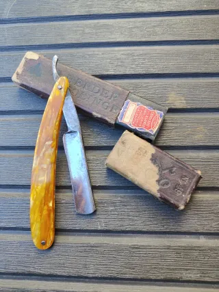 Navaja de afeitar antigua Monserrat 1930