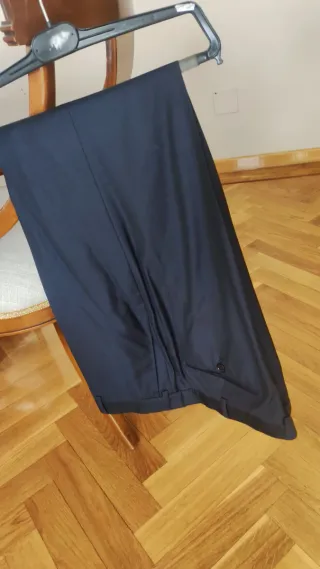 Pantalón Massimo Dutti azul marino talla 48