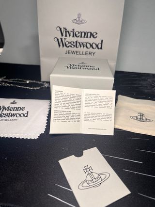 Collar Vivienne Westwood Corazón Cristal Plata