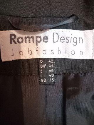 116- americana - Talla 46 negra , marca ROMPE