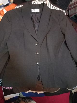 116- americana - Talla 46 negra , marca ROMPE