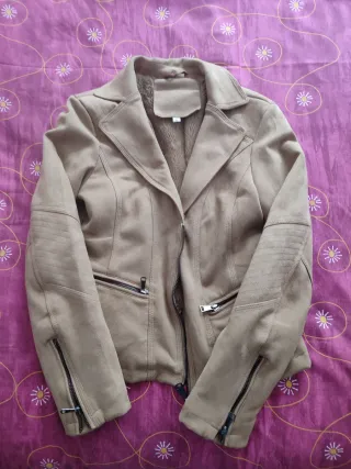 Cazadora beige efecto ante