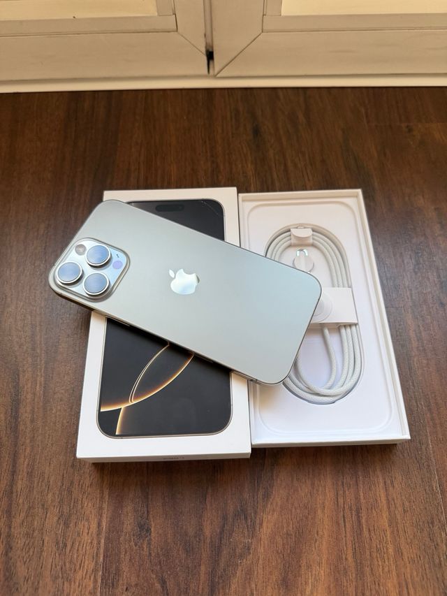 iPhone 16 Pro Max 256GB Titanio Natural