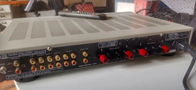 Amplificador Hifi Rotel RA02