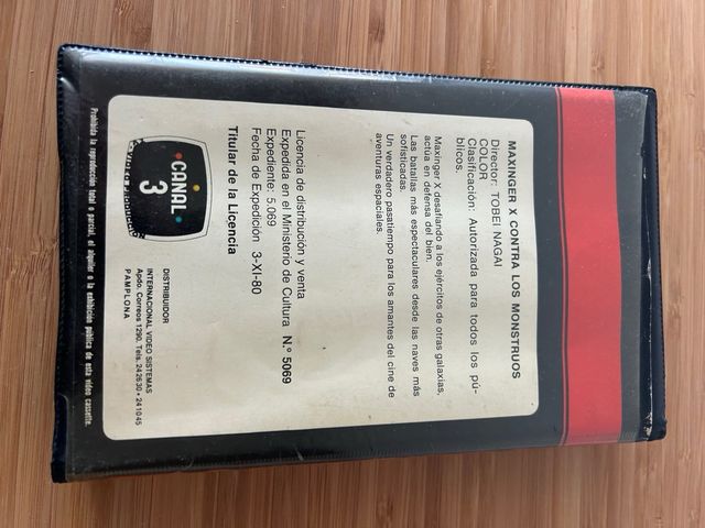 Maxinger X contra los monstruos Beta