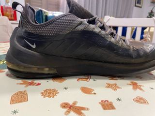 Zapatillas Nike Air grises y verdes