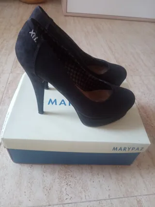 Zapatos negros de tacón