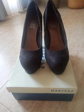 Zapatos negros de tacón