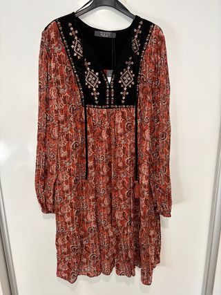 Vestido corto Primark terciopelo bordado