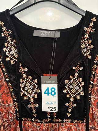 Vestido corto Primark terciopelo bordado
